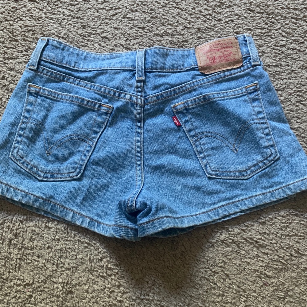 Levi’s Shorts - Picture 2 of 4